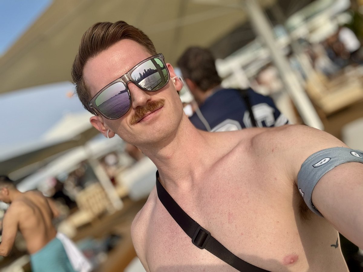 gingerdom29's tweet photo. Soaking in the sun and enjoying the fruits of YOUR labors 😏 

Thanks pig 🐷 https://t.co/0KzvtSvET1