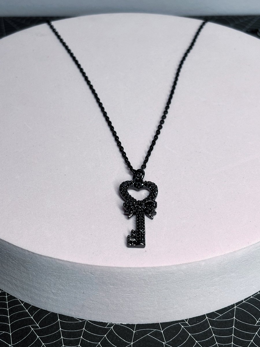 🕯️🖤 Nocturna available to ship!