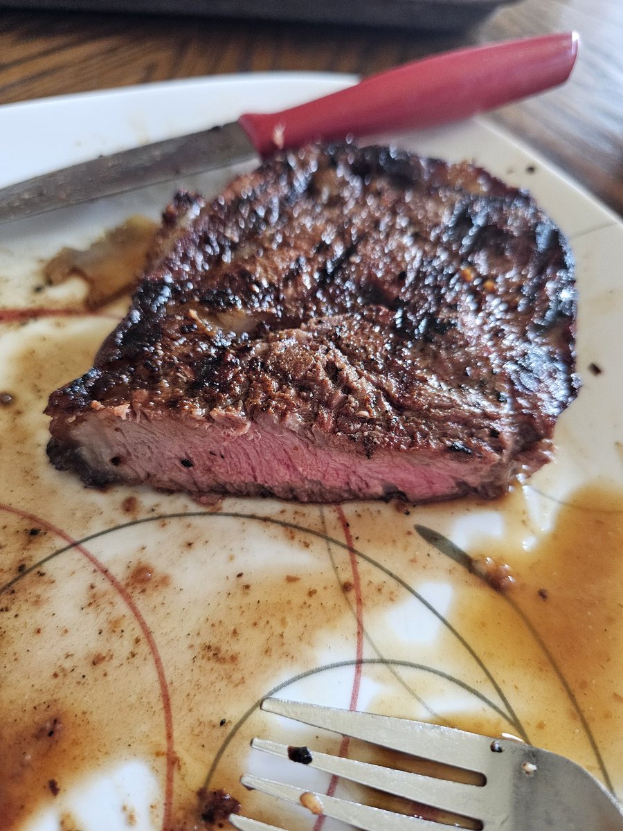SloSHO's tweet photo. Dinner tonight courtesy of our partner #HadrickRanch and @TroyHadrick.
Quite possibly the best steak I've ever had!
True #LightsOutFlavor!
Pure #SDBeef @SouthDakotaBeef
Get your own delivered to your Door here: https://t.co/4s8Yknb2yc
Mmmm #Steak https://t.co/Or1nN04QkR