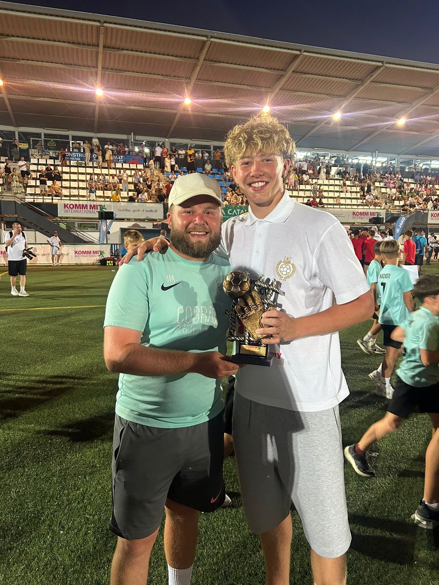 EMCAcademy's tweet photo. Goal Keeper of the tour for our very own Charlie last night at #COPA25 closing ceremony 🧤🏆
Unbelievable performance from our U17 captain - Big things to come for this young man!
Well done, Char! We’re buzzing for you 💯
#CHAR #CAPTAIN #GKOFTHETOUR #ONEOFOUROWN #SCHOLARS https://t.co/sYTVvek6p1