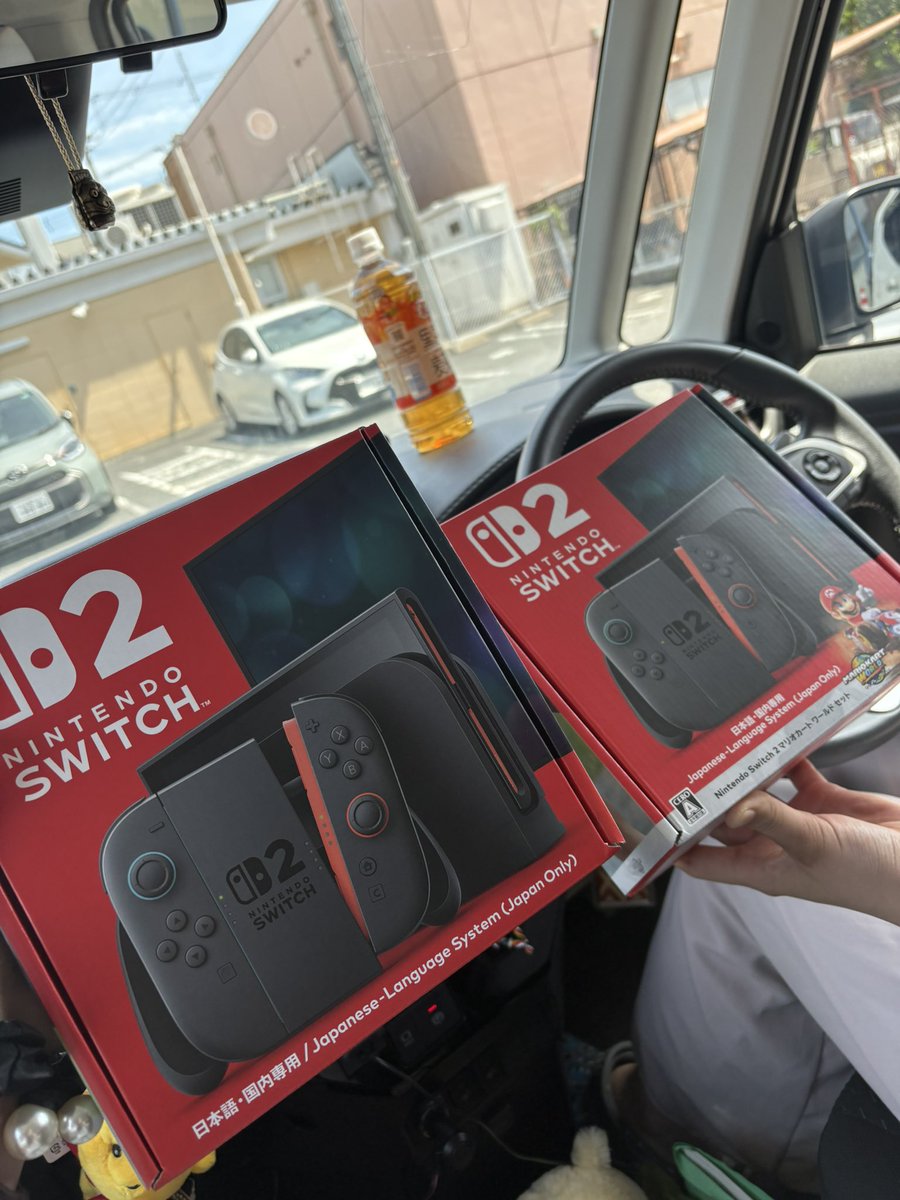 splatoon2_N's tweet photo. おほほほほほほほほほ
手に入れたぁぁぁぁぁ
TSUTAYAのSwitch2店頭販売！！！
友人からの情報、買えた💓神様💓 https://t.co/kmmf0AULxA