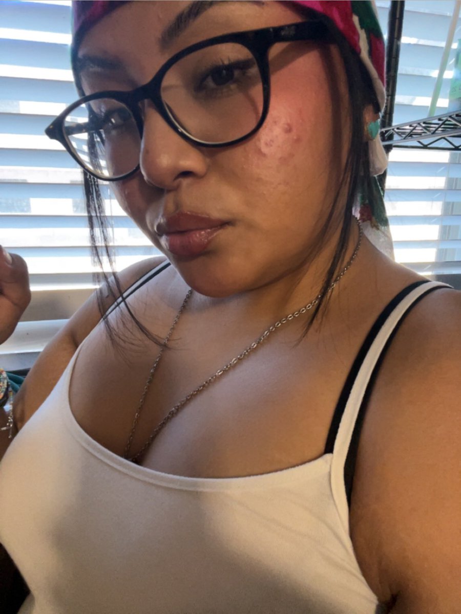 mamazshy's tweet photo. thursday n friday💞 im such a cutie🥰🥰
#nsfw #nsfwtwt #sellingcontent #selling #native #aznative #arizona #az #mesa #buying #buyingcontent #cutiepie #chubby #chubbygirl #short https://t.co/XjdkAGbgqL