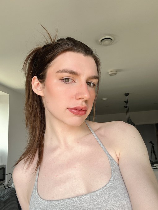 Watch Izzy💫's leaked NSFW photo on TwXstars