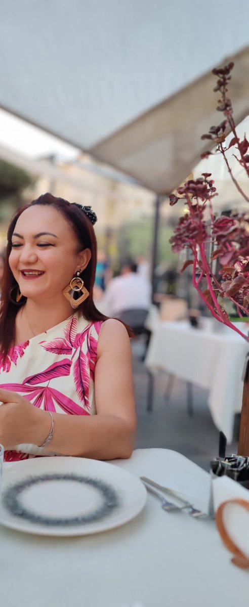 "Çiçekleri tanımıyorum pek.
Ama açsınlar istiyorum."
#tomrisuyar