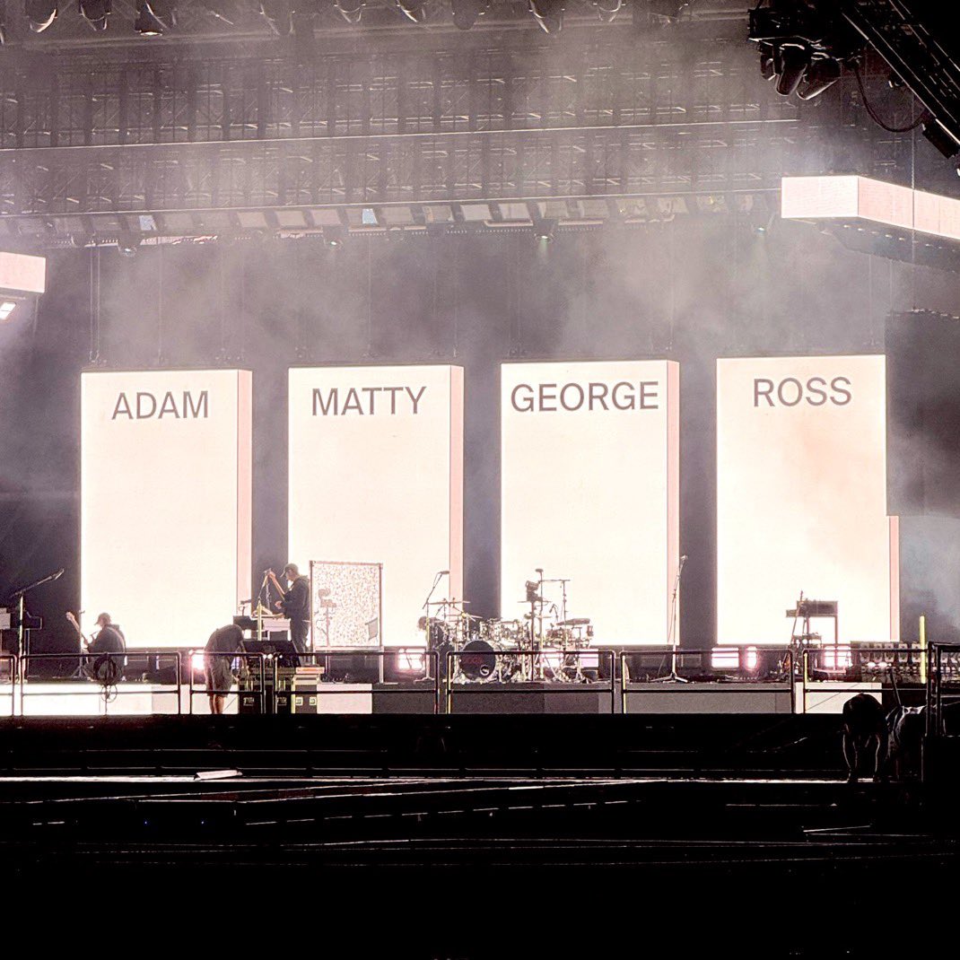 td_fu0's tweet photo. やっぱり大好きだ😭😭The 1975からしか得られない栄養があるんだよー😭 https://t.co/UyDclC2wl8