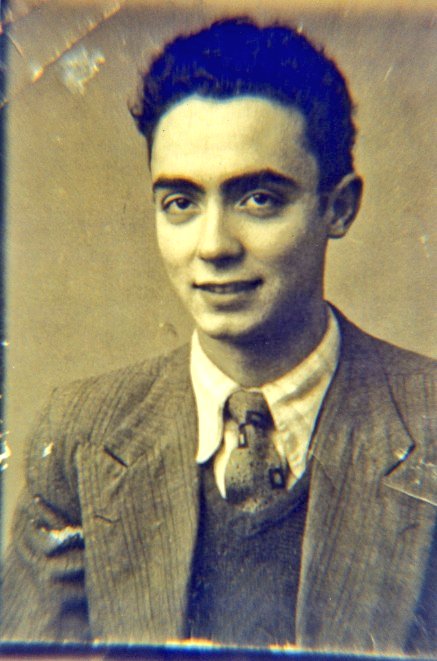 "Los #fascistas del futuro no van a tener aquel estereotipo de Hitler o de Mussolini. No van a tener aquel gesto de duro militar. Van a ser hombres hablando de todo aquello que la mayoría quiere oir. Sobre bondad, familia, buenas costumbres, religión y ética.