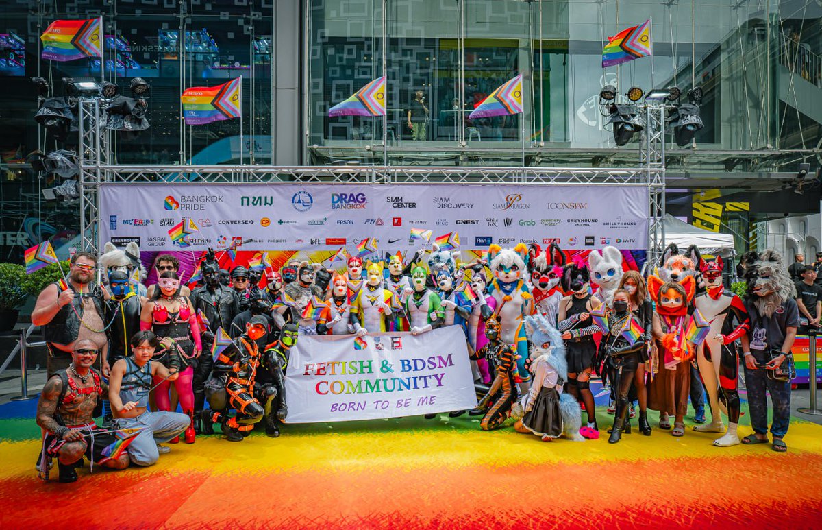 Going to Pink Dot today. 2 thoughts:
1) Why is it that more of my gay SG friends join the Bkk pride than Pink Dot ?
2) When will the kink SG community get visibly included at Pink Dot ?