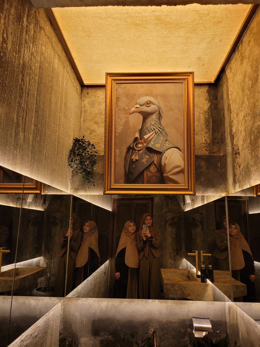 meisyapuspita's tweet image. 📍two.days coffee
accidentally had brown day with my luv @FNIsland 👀🤎✨