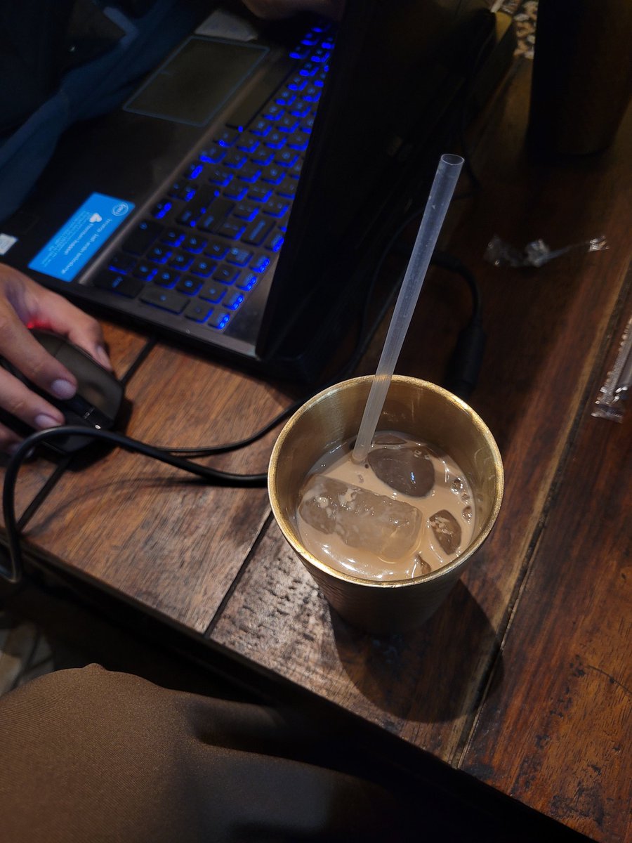 meisyapuspita's tweet image. 📍two.days coffee
accidentally had brown day with my luv @FNIsland 👀🤎✨