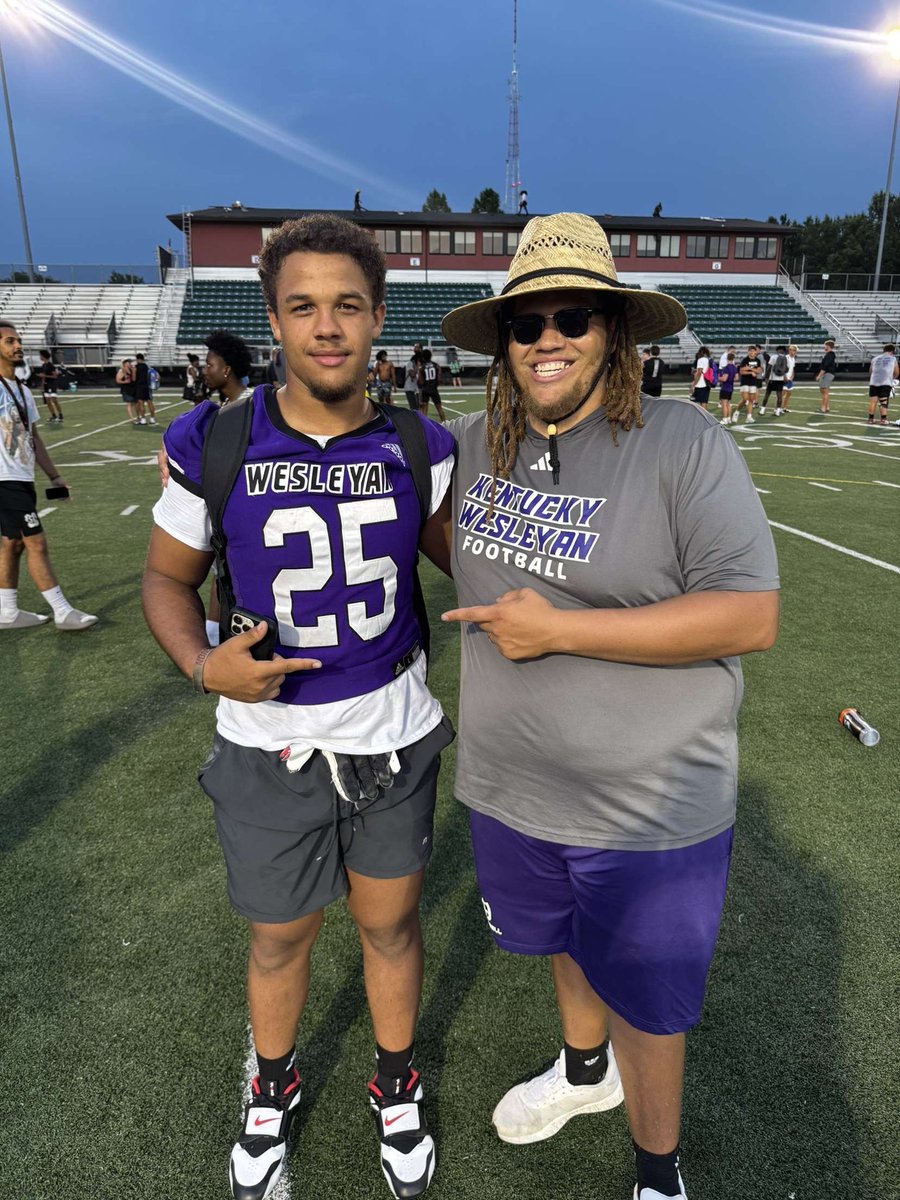 Xavier74S's tweet image. After a great conversation with @Playmakerhaddox I am blessed to receive an offer from Kentucky Wesleyan !!
@coachLit99 @CoachBelew7 @joshharrisTN @WCPioneerFB @CSmithScout