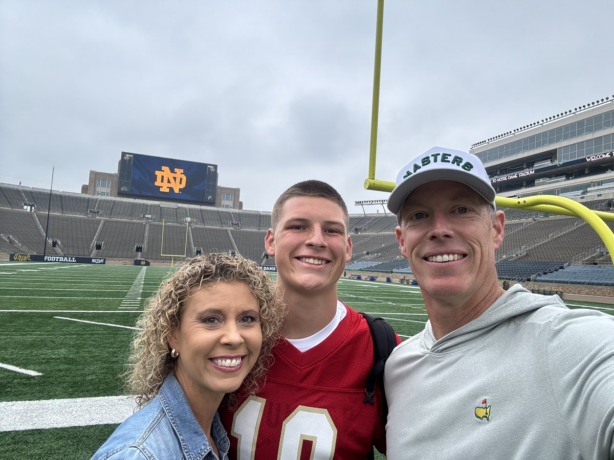 ClaryGrayson's tweet image. Super thankful to my parents and my coaches for making the last three weeks happen. 13 camps, summer camp with my youth group, and scholarship offers from so many amazing schools. I am more hungry than ever. Let’s go do work @RabunGapEagles ! #built4ships 🦅 @coachdtwhite…