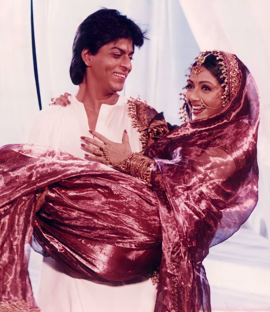 Sridevi (@sridevikapoor) on Twitter photo Released 8 months after the runaway success of DDLJ, the nation was dying to see SRK again and he delivered an extended cameo in the Sridevi film Army (1996).
asridevi.blogspot.com/search/label/A…
<a href="/SrideviBKapoor/">SRIDEVI BONEY KAPOOR</a> was stellar. Released 8 months after the runaway success of DDLJ, the nation was dying to see SRK again and he delivered an extended cameo in the Sridevi film Army (1996).
asridevi.blogspot.com/search/label/A…
<a href="/SrideviBKapoor/">SRIDEVI BONEY KAPOOR</a> was stellar.