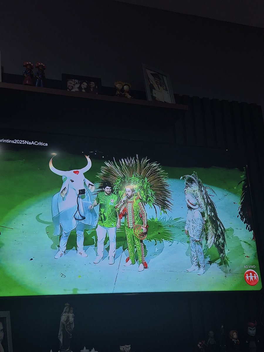 lesbigotica's tweet image. PUTA Q PARIU PUTA Q PARIU ELES TROUXERAM O NETO DA EUNICE PAIVA PUTA Q PARIU GARANTIDO PUTA Q PARIU OQ É ISSO #Festivaldeparintins2025