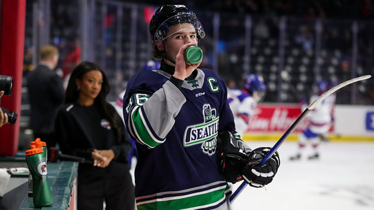 TSNHockey's tweet photo. #DraftCentre ANALYSIS - With the 15th overall selection in the 2025 NHL Draft, the Vancouver Canucks took Braeden Cootes out of the Seattle Thunderbirds in the WHL. TSN's Director of Scouting @CraigJButton breaks down Cootes' game: https://t.co/vRjB13IEtV https://t.co/ejVwP8tjfT