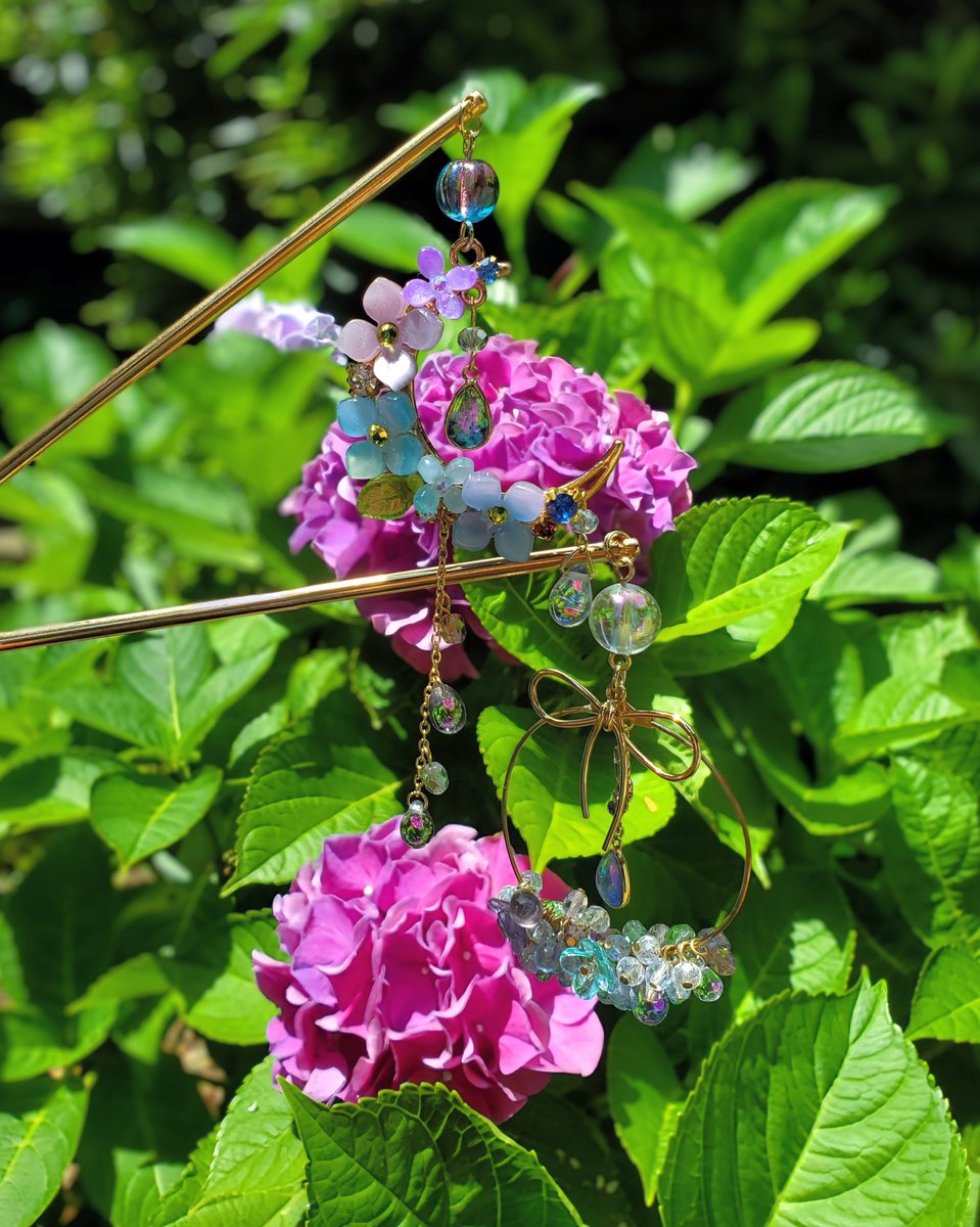 ituki_handmade's tweet photo. 紫陽花のかんざし💠

#ハンドメイドアクセサリー 
#かんざし https://t.co/9Lhmud2NZC