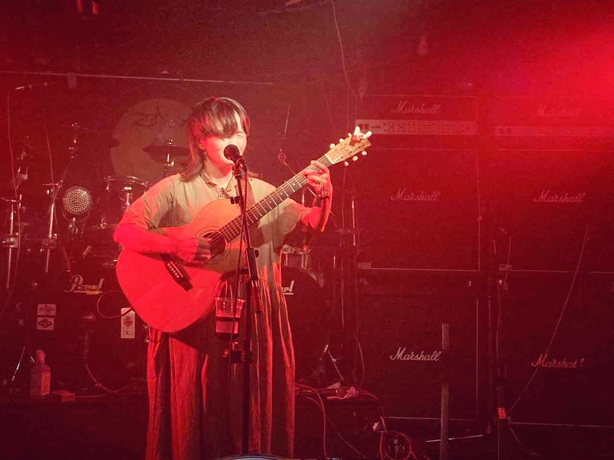 live_aro's tweet photo. 昨日は富良野indie
3度目の富良野は
ちこさんとのリベンジ富良野。
再会のゲンキさん、めたさん、
お初のTAIGENさん、菊池君、
お客様もワイワイでみんな良い顔で
うれしかった。しあわせでした。
時巡りて富良野で出会う！

また生きて再会しましょう！！ https://t.co/pnea0maF3r