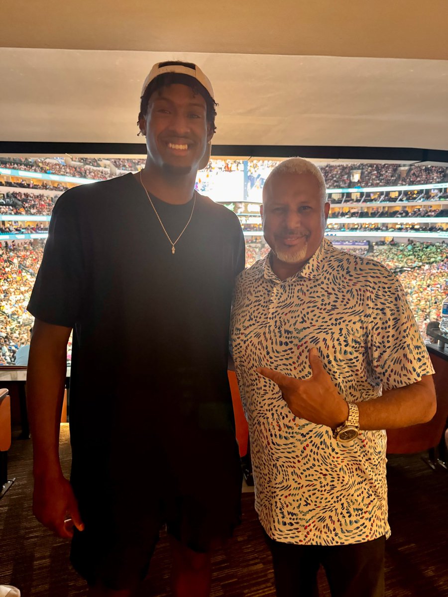 ChiefComeauxDPD's tweet image. Starting the weekend rooting for the @DallasWings with the newest @dallasmavs and No. 1 NBA draft pick @Cooper_Flagg! Great to see @mcuban, @olmaxpros8 and @KyrieIrving too! Big things coming for the best in Dallas!