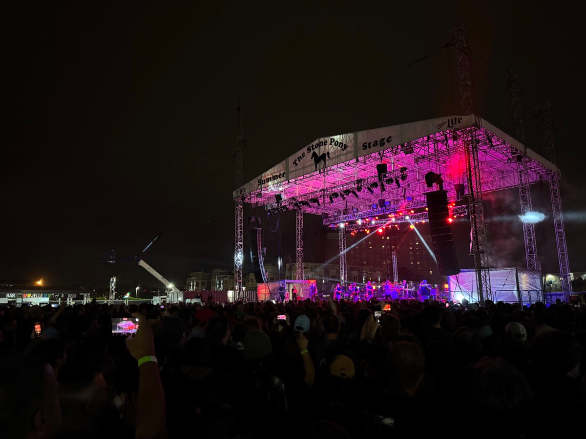 Long live <a href="/SManifesto/">StreetlightManifesto</a> 

(also my first show at the Stone Pony. Wild)