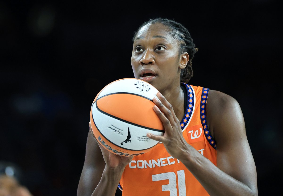 CTSunPR's tweet image. With a made free-throw at the 3:28 mark in the first quarter of tonight's game, Tina Charles moved into eighth all-time in scoring in Connecticut Sun history, passing Jasmine Thomas (2,489).