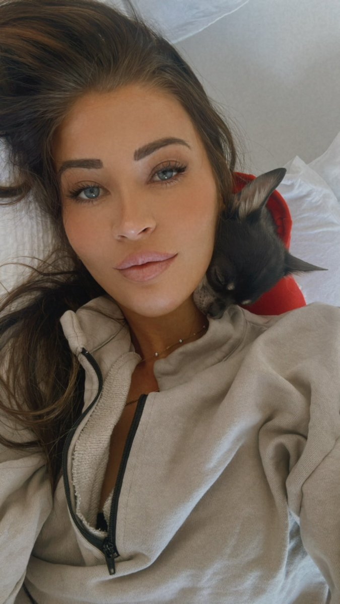 cessieclips tweet media