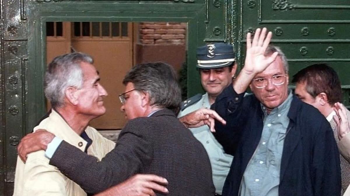 #lodoporlapatria #todoporlapasta  #terrorismodeEstado #financiaciónilegal #Gal #Filesa "Declaración de viejos militantes del PSOE contra la corrupción". Régimen del 78. Grandes heces del bipartidismo patrio. De Gallipoli a Tangentopoli: predicando con el ejemplo