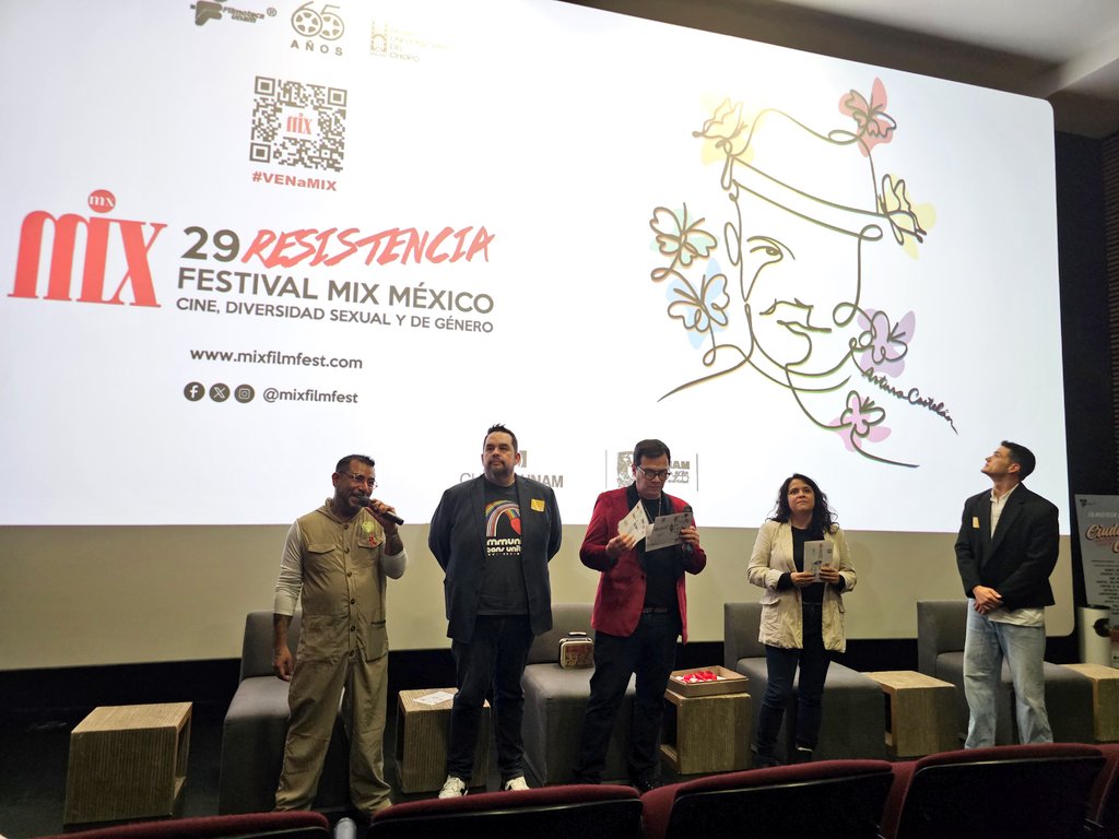 ✨🌈En el Cinematógrafo del Chopo, sede histórica del <a href="/MixFilmFest/">MIX México</a> #MixFilmFest, acompañamos la entrega de premios de la vigésimo novena edición de este encuentro que cada año nos acerca a la diversidad en el cine mundial 🏳️‍🌈🏳️‍⚧️. ¡Muchas felicidades a las personas ganadoras!👏