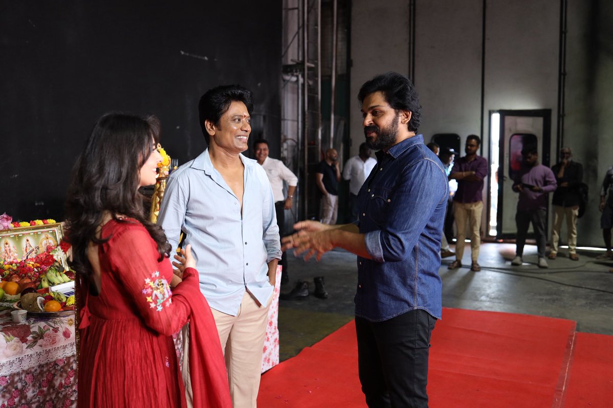KFC_Telugu's tweet image. • Mr.Versatile @Karthi_Offl Anna congratulated our #Sardar2 villain @iam_SJSuryah on his directorial film #Killer 🔥
#Karthi #MrVersatileKarthi @MKB_SANTHOSH23 @RKannanKFC #Karthifans