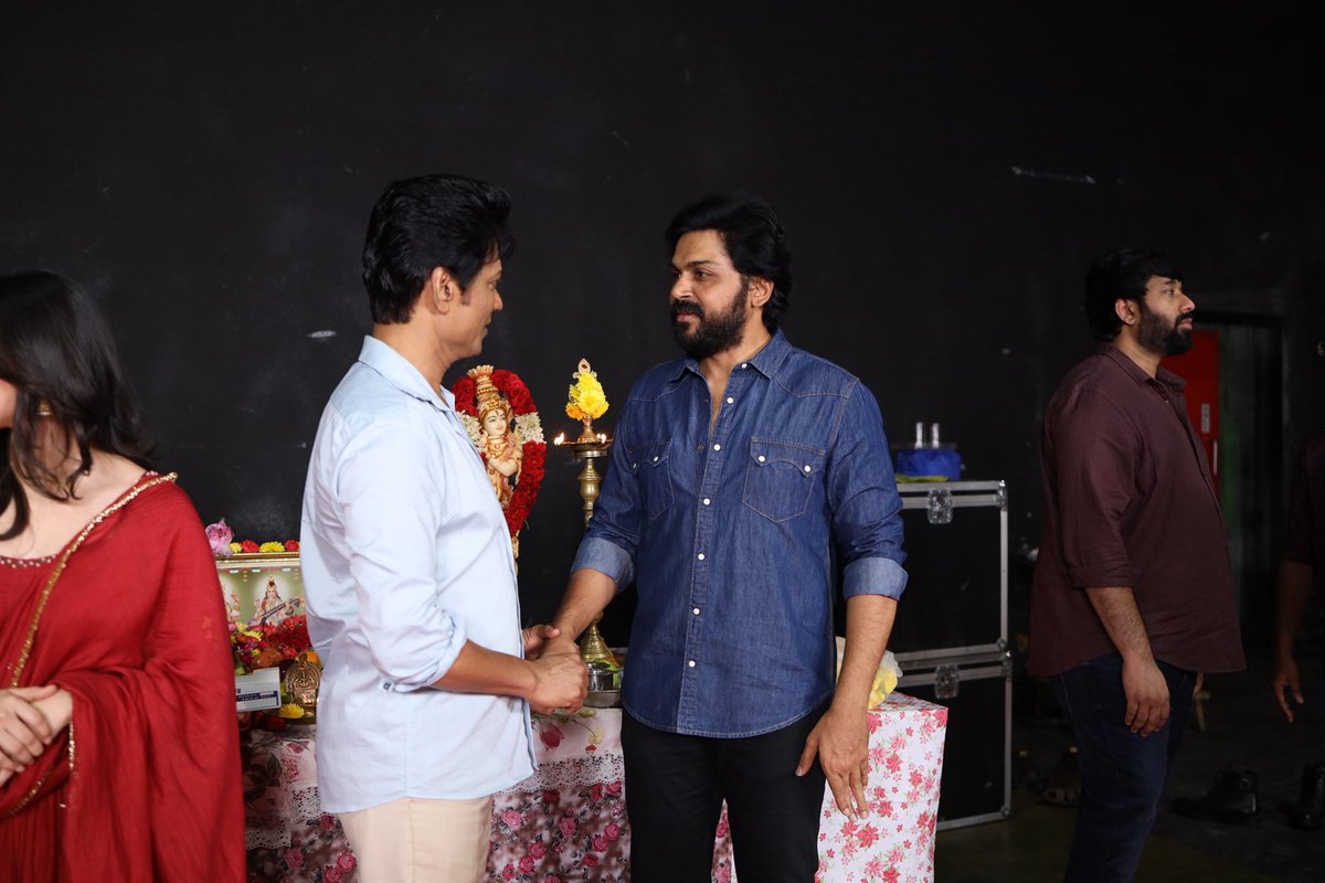 KFC_Telugu's tweet image. • Mr.Versatile @Karthi_Offl Anna congratulated our #Sardar2 villain @iam_SJSuryah on his directorial film #Killer 🔥
#Karthi #MrVersatileKarthi @MKB_SANTHOSH23 @RKannanKFC #Karthifans