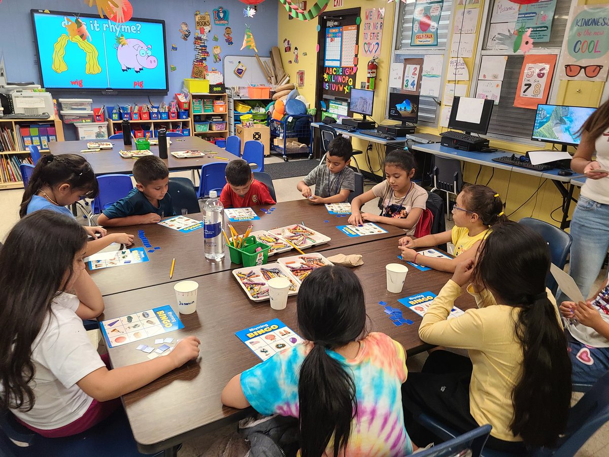 mdcpsmigrant's tweet image. Our students at South Dade Center enjoy learning while having fun with games indoors as well as outdoors.

M-DCPS Smart Start Summer Camp
#YourBestChoiceMDCPS
#Summer305
@SuptDotres
@MDCPSTitleI
@MDCPS