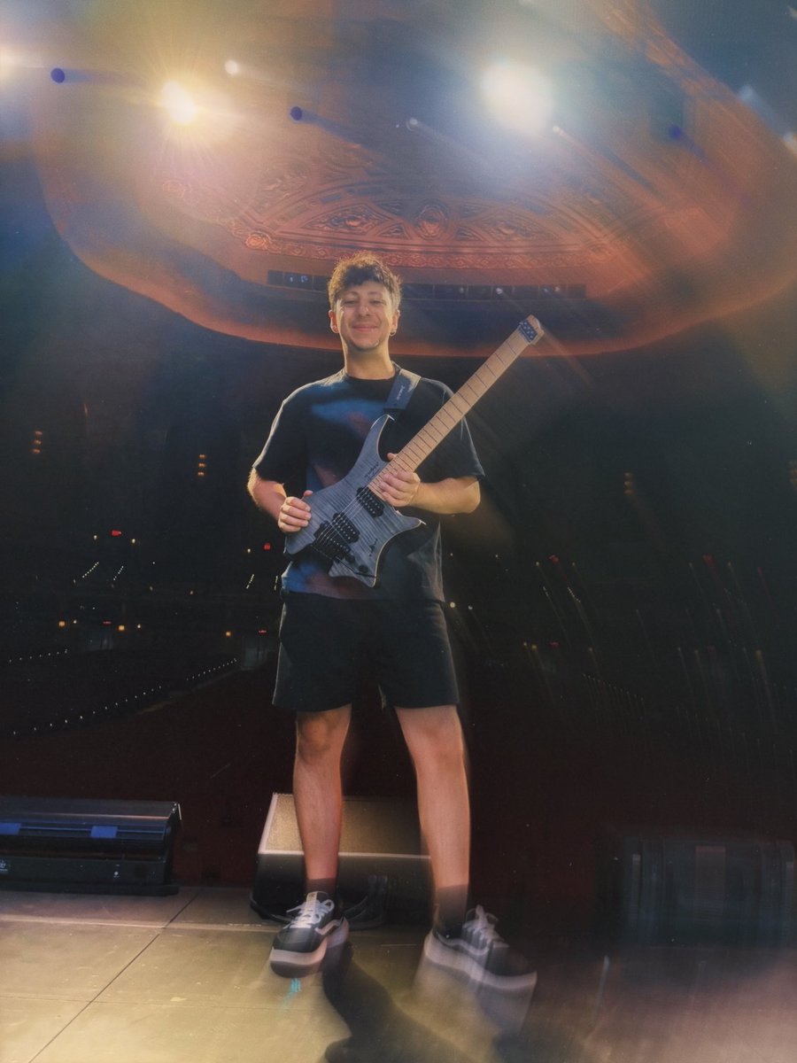 martingonar's tweet image. Played 63 shows around the US with some of the most amazing people I’ve met 🖤 - 10 year old Marty would be happy to know current Marty played for his favorite anime ever. #Naruto