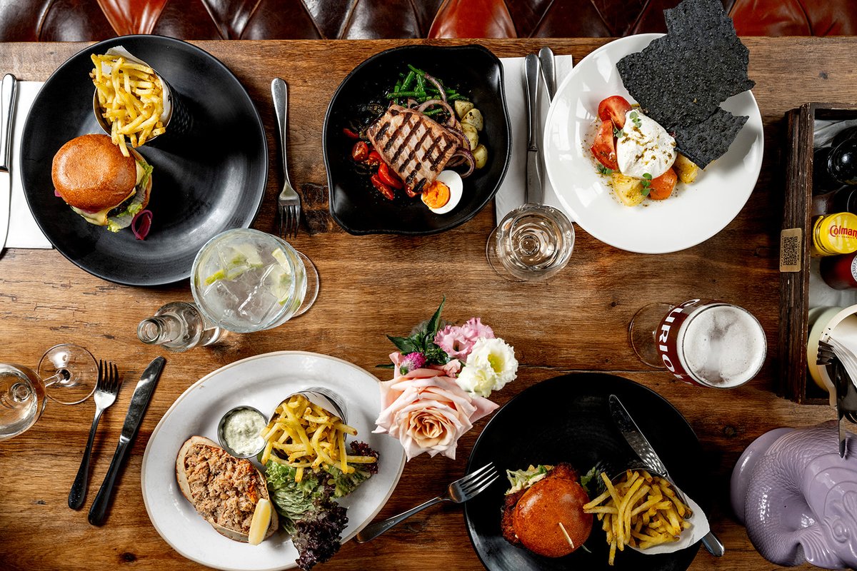 We’ve got you covered on the bar menu!

Take your pick from our salads, including a grain bowl, burrata, classic Caesar, or seared tuna niçoise. Alternatively, why not opt for a kofta, beer battered haddock, dressed Dorset crab, wagyu burger, or buttermilk chicken burger instead?