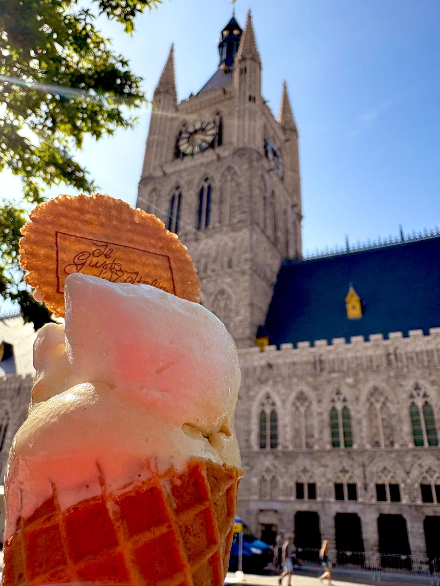 Eugenie Brooks 🇺🇦 🇬🇧 (@alberttopcat) on Twitter photo A fabulous 3 days spent guiding alongside <a href="/AngliaTours/">Anglia Tours</a> guide Tim Lynch. Ypres & the Somme with 64 students from Witney. Hot & sunny + attentive students = giving them the opportunity to eat ice cream in Ypres! A fabulous 3 days spent guiding alongside <a href="/AngliaTours/">Anglia Tours</a> guide Tim Lynch. Ypres & the Somme with 64 students from Witney. Hot & sunny + attentive students = giving them the opportunity to eat ice cream in Ypres!