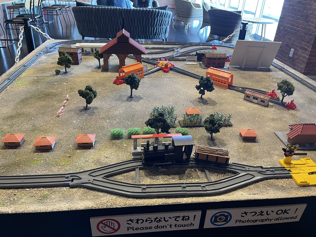 rajiro01's tweet photo. いろんなところに見せ方の工夫があって楽しかった！
リニューアル後も楽しみです！

リトルユニバースにまだ行ったことがない方は、リニューアル前が見られるのは明日までです！

あと、駅弁が安いです！

せひ遊びに行ってみてね！

 #リトルユニバース https://t.co/g4wfmDovbh