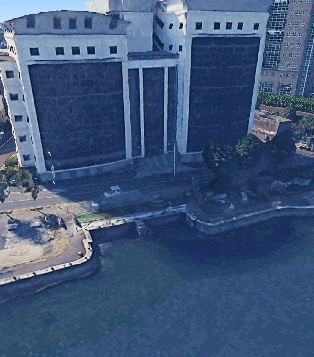 .<a href="/bohoman/">leslie</a> These arches at the side of the lowered River Lagan intrique me. Flood maps don't show a river estuary at the site. Has anyone any thoughts on their former use?