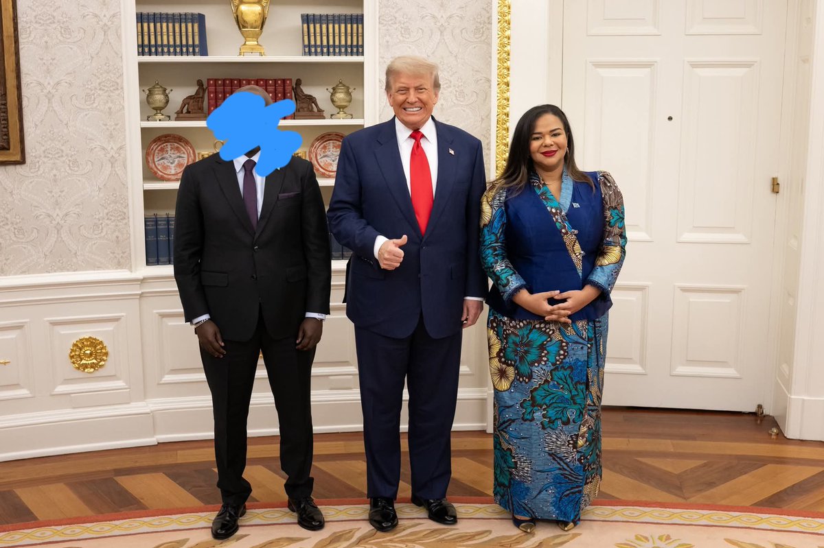 mbuyamba_08's tweet photo. Notre Étendard @kayikwambaT avec @POTUS ... Moment historique pour la RDC, mon cher, beau mais meurtri pays...  Désormais il faut conjuguer bonne fois, vigilance et plus de bonne gouvernance (svp...) ! https://t.co/qxoQf1N0k9