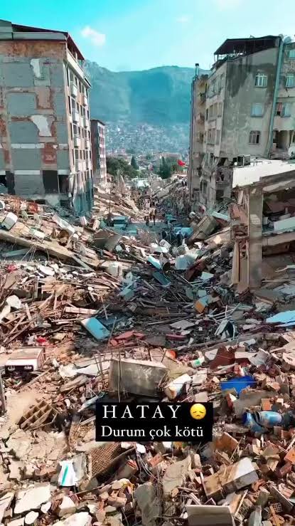 Hatay da durum çok kötüü. İnternet yok, elektrik yokk. E beratlar uzatılsınn. #HataydaEDefterÇıkmazı @gib <a href="/memetsimsek/">Mehmet Simsek</a> <a href="/RTErdogan/">Recep Tayyip Erdoğan</a> <a href="/tcbestepe/">T.C. Cumhurbaşkanlığı</a>