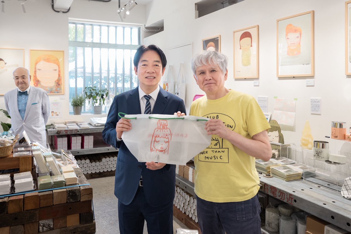 賴清德Lai Ching-te (@chingtelai) on Twitter photo 奈良美智<a href="/michinara3/">yoshitomo nara / 奈良美智</a>さんの台湾巡回展4ヶ所目となる金瓜石で奈良さんと再会し、奈良さん及び台湾の新進気鋭の芸術家4人の作品を鑑賞できて嬉しく思います。皆さんもぜひ瑞芳の台湾電力金水基地へお越しになり、「台日友好」の芸術の結晶と交流の成果を感じてみて下さい。 奈良美智<a href="/michinara3/">yoshitomo nara / 奈良美智</a>さんの台湾巡回展4ヶ所目となる金瓜石で奈良さんと再会し、奈良さん及び台湾の新進気鋭の芸術家4人の作品を鑑賞できて嬉しく思います。皆さんもぜひ瑞芳の台湾電力金水基地へお越しになり、「台日友好」の芸術の結晶と交流の成果を感じてみて下さい。