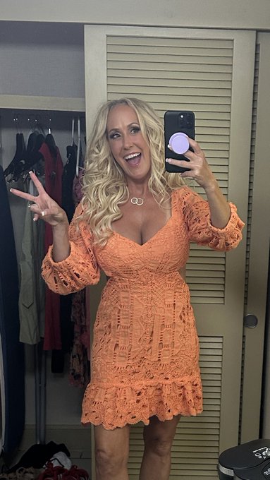 Watch Brandi Love ®'s leaked NSFW photo on TwXstars
