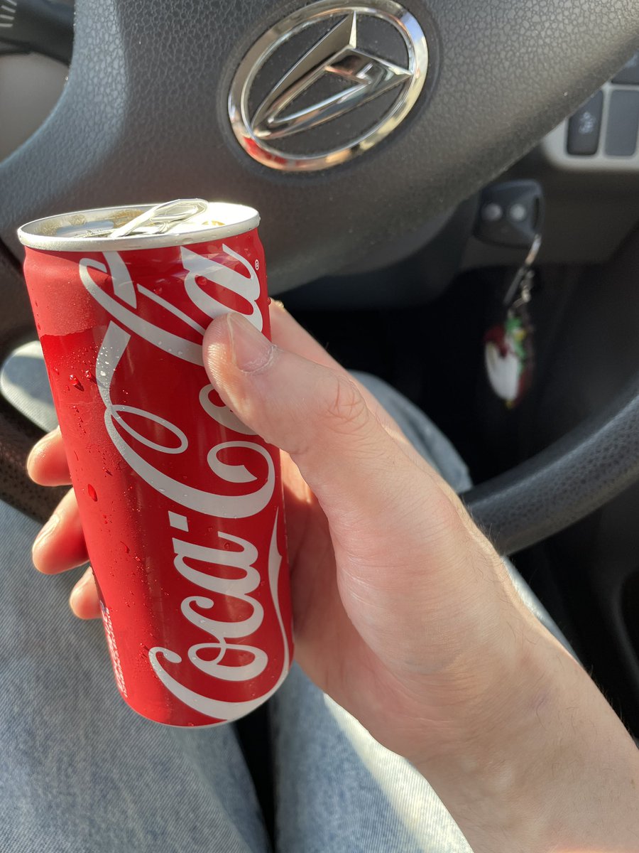 このサイズのコーラちょうどいい😋