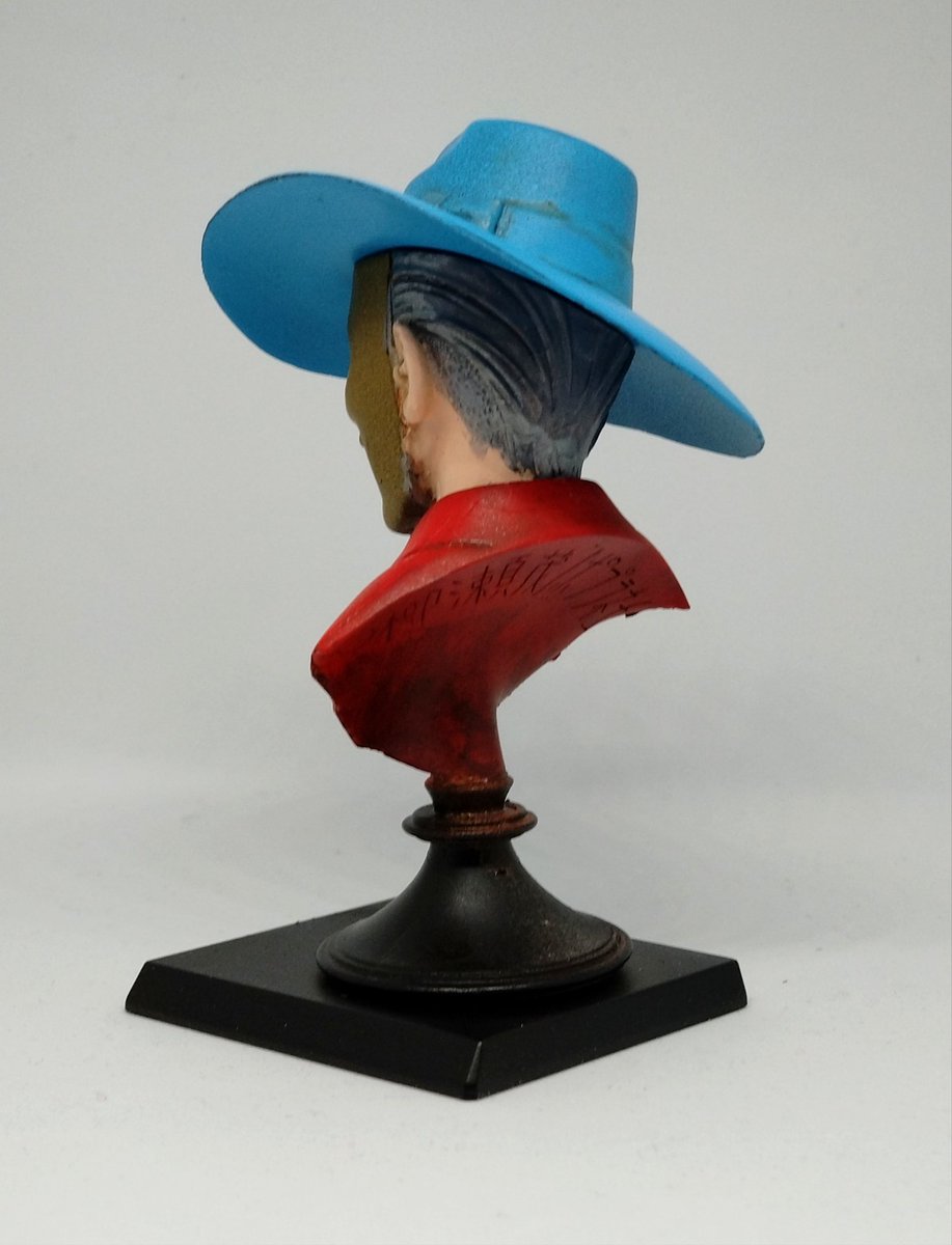 マ.ガ.ラさん <a href="/meltingneuron/">マ.ガ.ラ</a> のGK【黄金仮面】を作りました。
2018冬WFでフォロワーさんに購入してきていただいたものの、ずっと作れずにいたものです。ボークスのファレホコンに出すべくファレホによる塗装(台座のみ黒サフ)で制作。
亡き幼馴染に捧げたい。
#江戸川乱歩　#ポプラ社　#黄金仮面