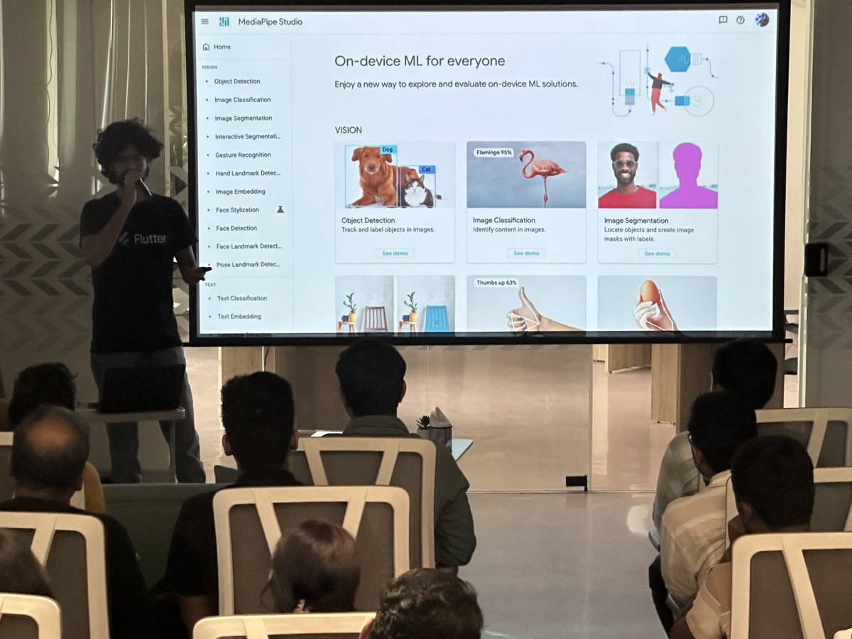 flutterpune's tweet image. On device AI with MediaPipe with @RotenKiwi #buildwithFlutter 
#Flutter @FlutterDev @NonStopio