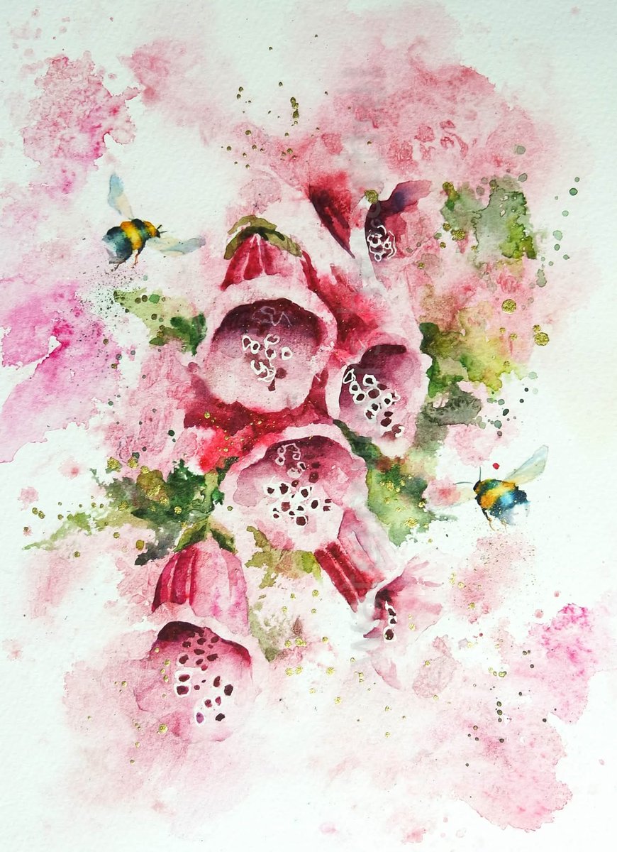 It's gonna be hot today, it feels like a day to show off my splishy splashy foxgloves

Happy Saturday x (Stay Cool)

#watercolour #foxgloves #bumblebees #summer #watercolor #flowers #savethebees #watercolourpainting #artist #Devon #wildflowers #art #painting #pollinating #sun