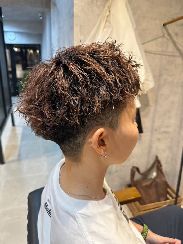 そうそう、パーマあてました✌️