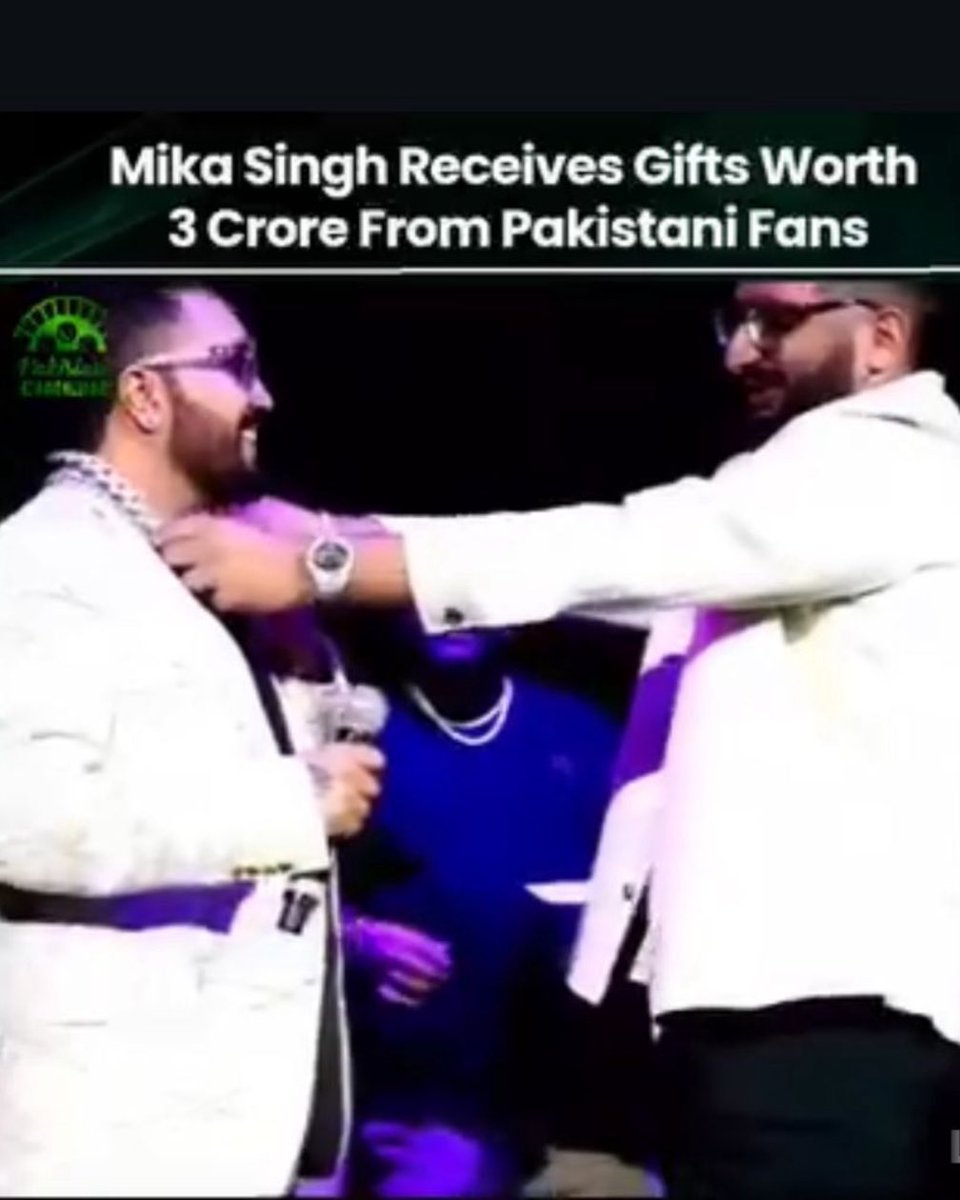 _ArdabMutiyaar's tweet photo. Hun mainu loko eh Gaddar Dasso Kaun 👇
  @MikaSingh "Diljit is a fake singer & a traitor coz he is working with a Pakistani actress ." He paints himself as a big nationalist even though he visited Pakistan after the Pulwama attack where he happily accepted expensive gifts from his Pakistani fans .
Saccha deshbhakt @MikaSingh 😂😂😂😂

 #Shameless_Hypocrite