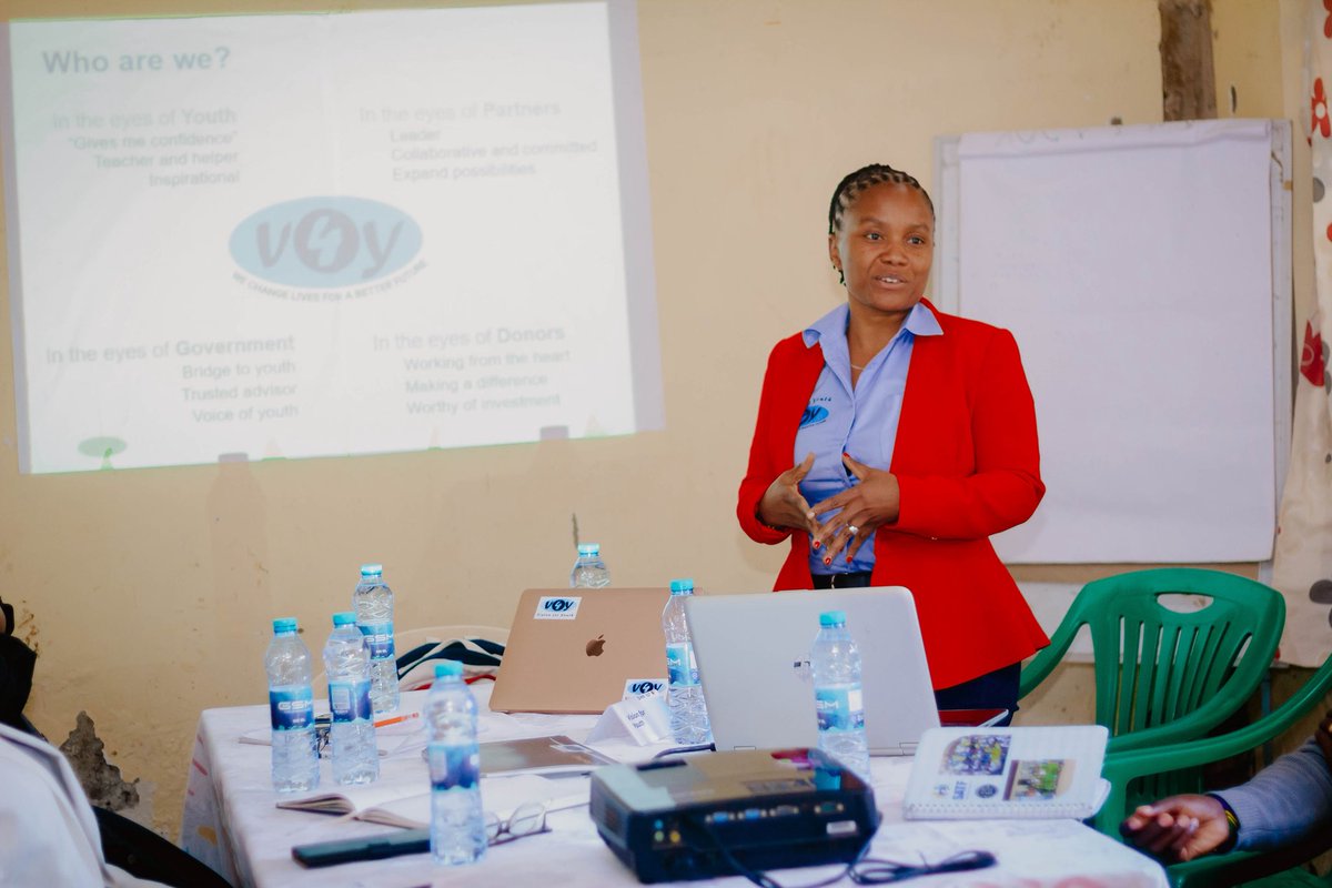 AyoubViolet's tweet photo. Kupokea Simba Footprints Foundation katika ziara yao ya mafunzo ilikuwa fursa adhimu kwetu kama V4Y. Ulikuwa ni uzoefu halisi wa kubadilishana maarifa, uliotufunulia mbinu bora kama vile mshikamano wa timu, ushirikishwaji wa jamii, na umiliki wa programu na wanufaika. #V4Y https://t.co/UIGwDrHJKW