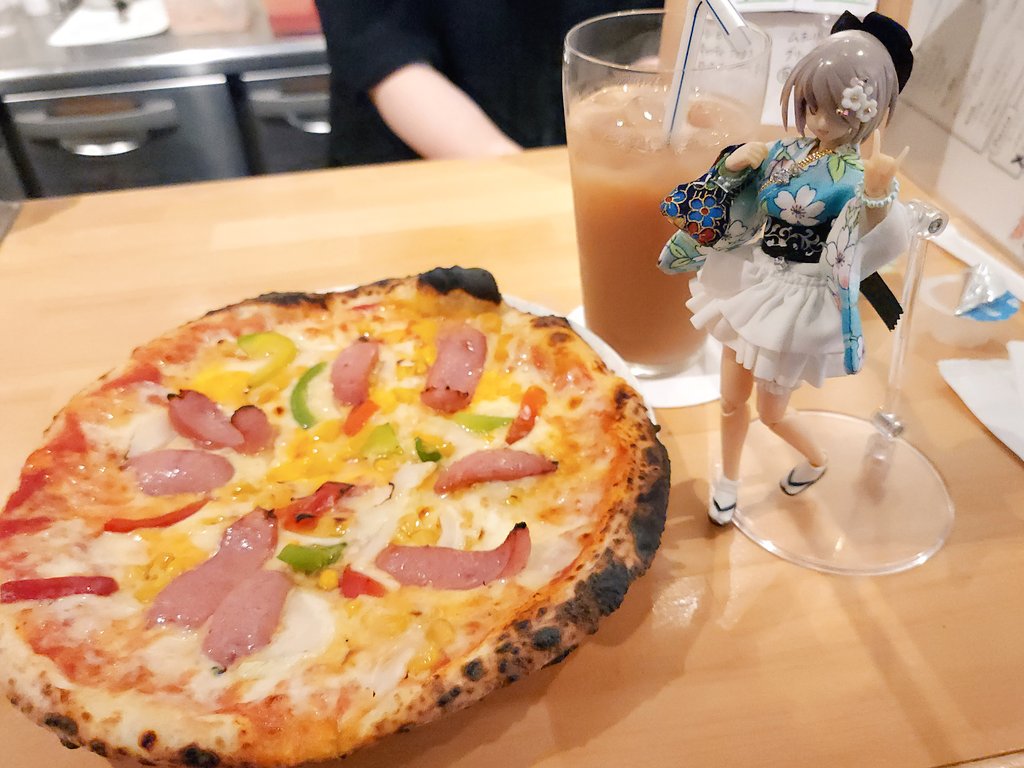 yukasaku7's tweet image. 恒例のさんぽ企画参加してきました！
PizzaVestaさん(@PizzaVesta2022)でミックスピザとダージリンティをいただきました！(´ω｀)
#ぽんばしうちの子七夕さんぽ
#いろしか
#PizzaVesta