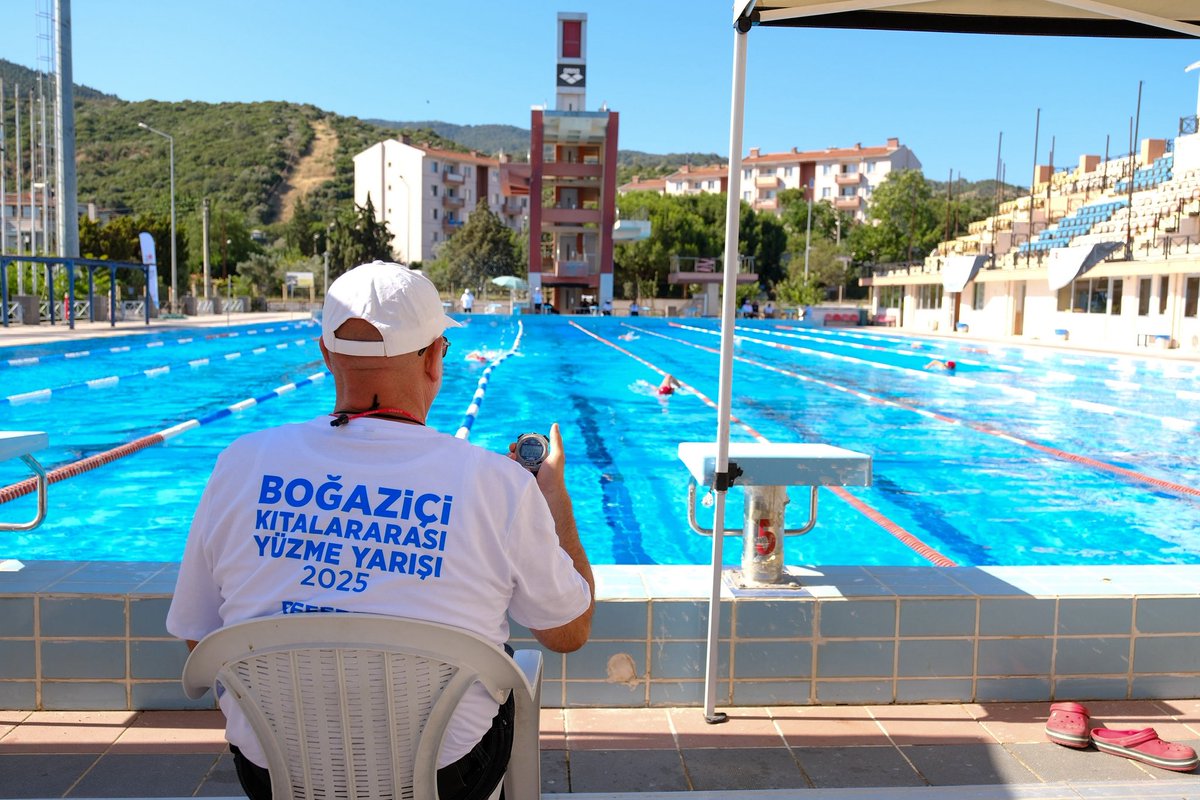 Boğaziçi Kıtalararası Yüzme Yarışı seçmelerinin son etabı için Ankara Üniversitesi Olimpik Yüzme Havuzu ve İzmir Narlıdere Olimpik Yüzme Havuzu‘nda start verildi. Bugün Ankara ve İzmir’de yarın ise Mersin’de yapılacak seçmelerin ardından süreç tamamlanacak ve İstanbul Boğazı için