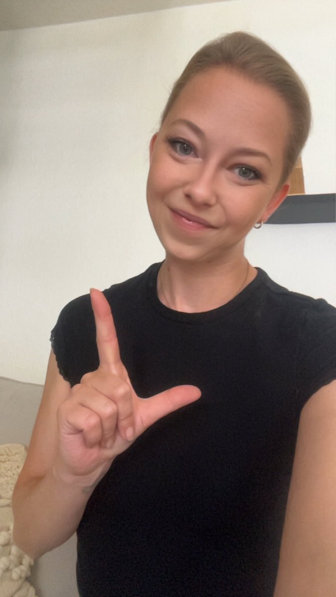 Guten Morgen Findom Bubble ☀️🫧
Die Nacht war kurz und der Tag wird nochmal lang 😮‍💨
Ihr sorgt jetzt erstmal für meinen Kaffee und Zigaretten!
Antreten, fleißig sein und die Königin ehren.

#findom #goddess #göttin #geldherrin #zahlschwein #paypig #atm