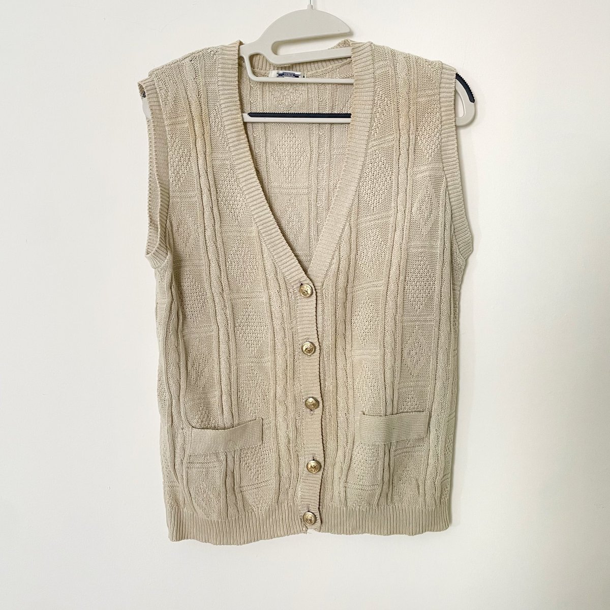 felisecrets's tweet photo. @xxxseaalam ada cardi, sweater, sama vest knit nih😮‍💨🤍

https://t.co/yXiZhKagJF https://t.co/hSCzrTlLGr