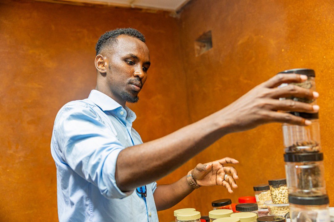Cumogadishu's tweet image. 🚨 GAME CHANGER! Somalia’s FIRST Seed Bank Launches at City University of Mogadishu!
A game-changer for:Food security, Biodiversity preservation,Agricultural innovation
Special thanks to our partners @IOM_Somalia and the brilliant students who made this possible!
#SomaliaRising